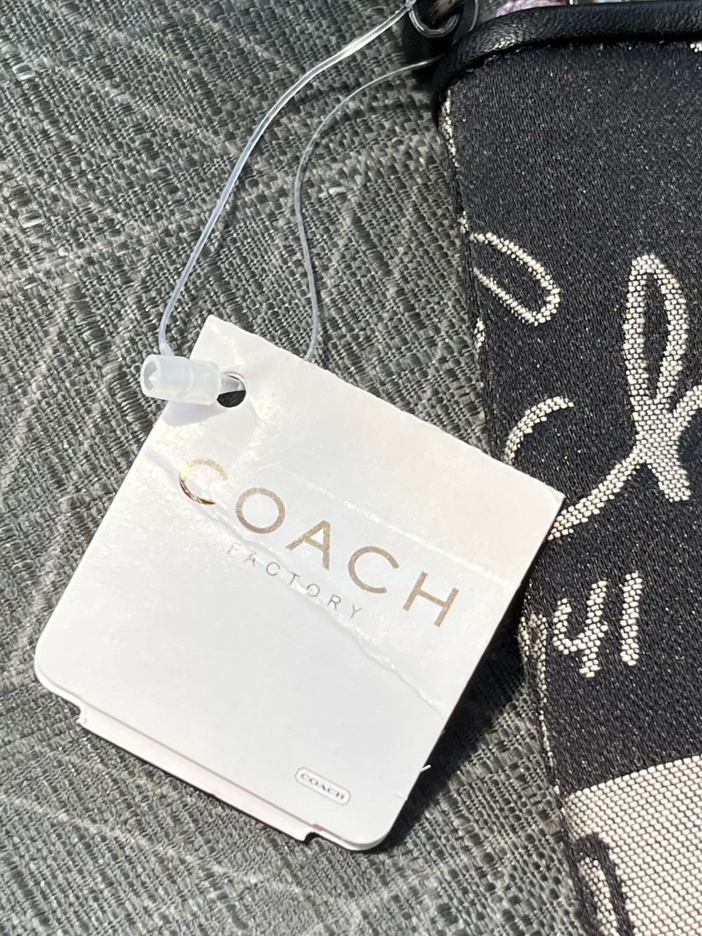 NWT Coach Horse and Carriage Pouchette Black Wristlet Tag - Picture 4 of 9